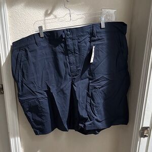L.L. Bean Men's Navy Cargo Shorts 2X NWT